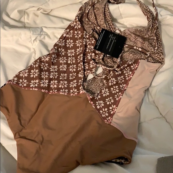 SOLD. Acacia Kokomo - Picture 4 of 5